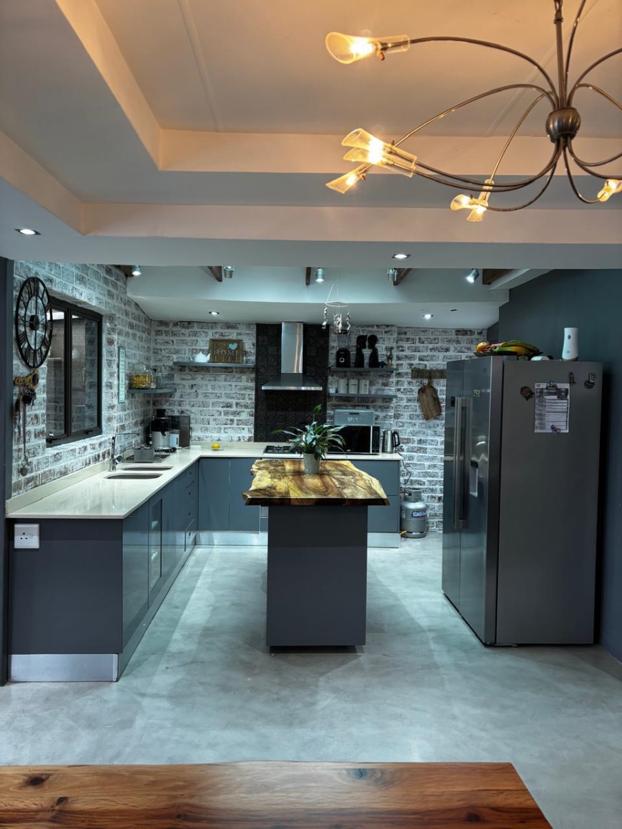 3 Bedroom Property for Sale in Strandfontein Village Western Cape
